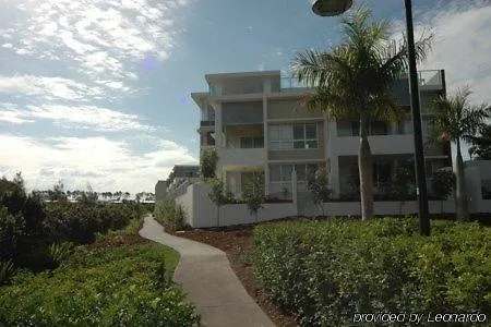 Chancellor Lakeside Apartments Gold Coast 4*,