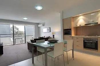 Apartmanhotel Chancellor Lakeside Apartments Gold Coast